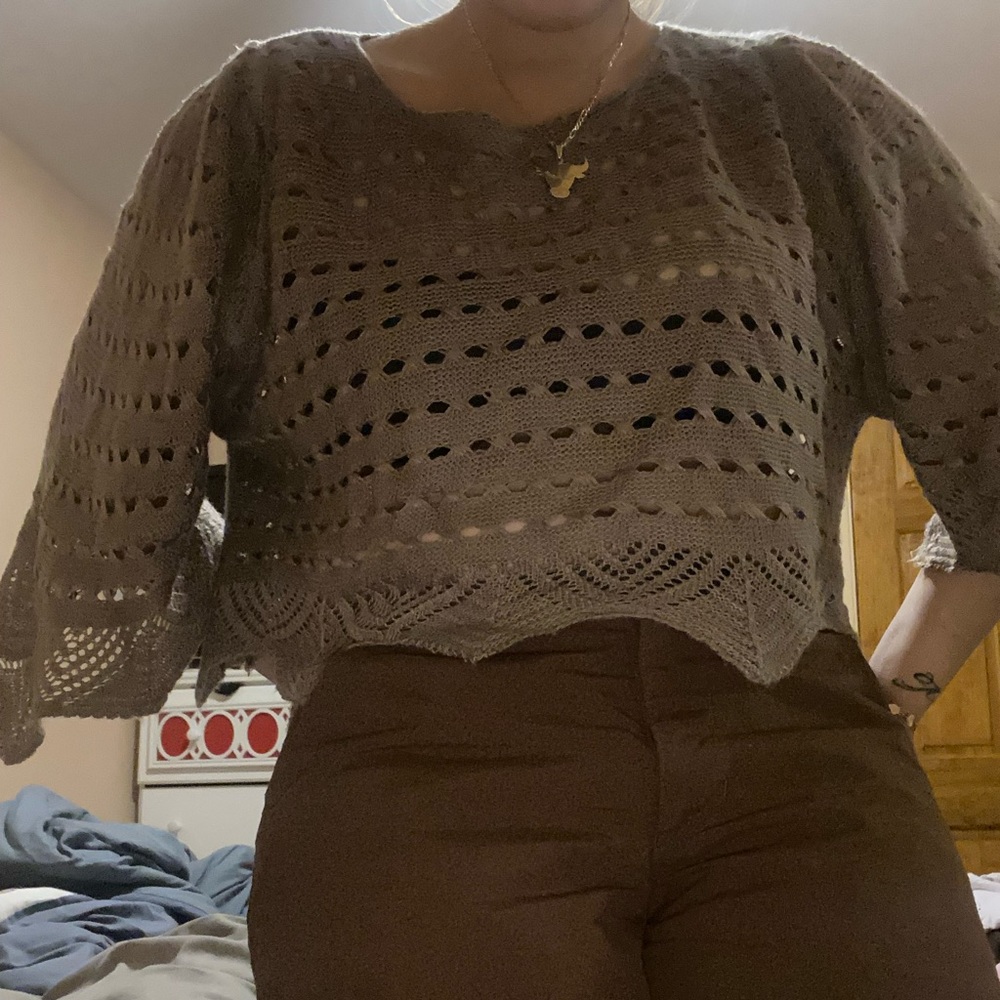 Crotchet flowy crop top